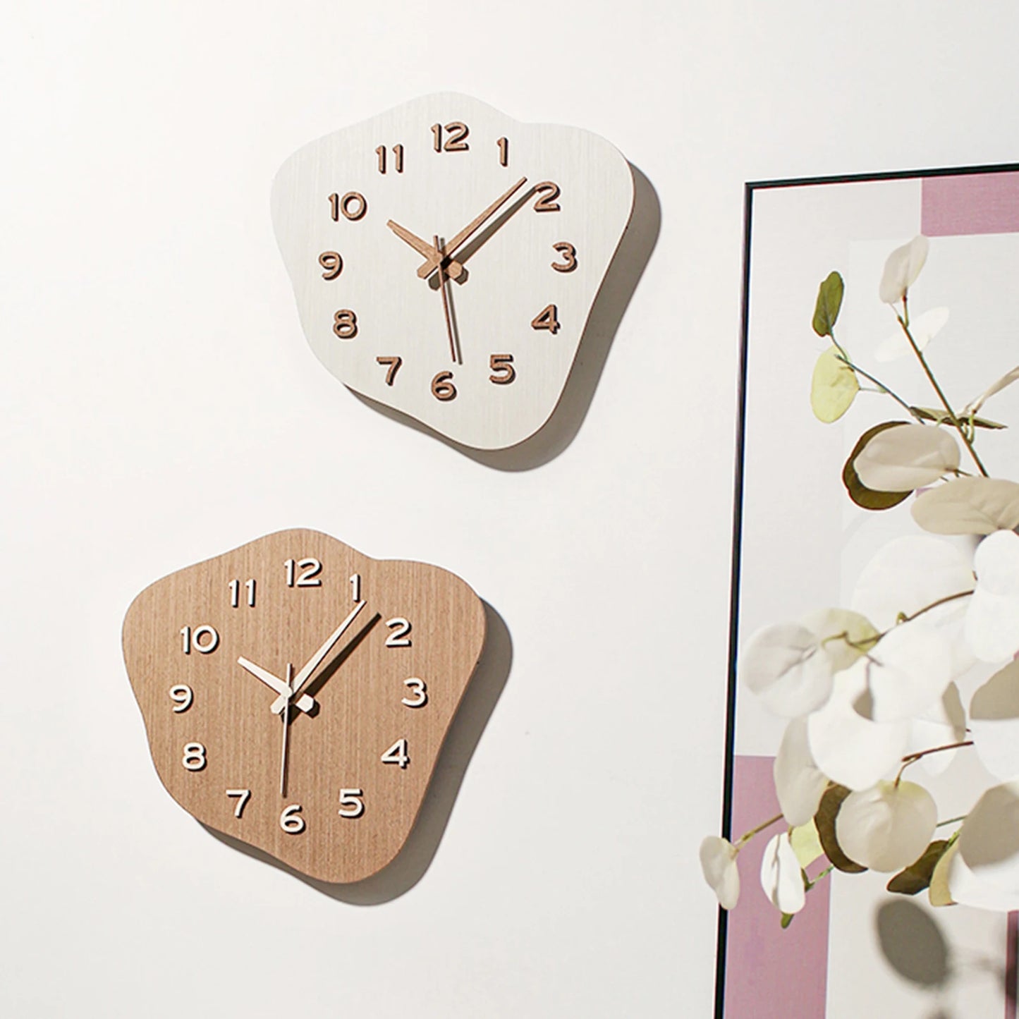 Modern Decorative Wood Wall Clock High Precise Cloud Shaped Battery Powered Non-Ticking Silent Wall Clock