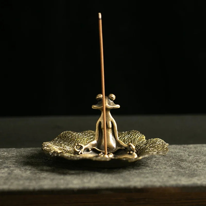 2 in 1 Backflow Incense Burner Metal Alloy Frog with Plate for White Sage Incense Sticks Holder Zen Home Decor Ashtray